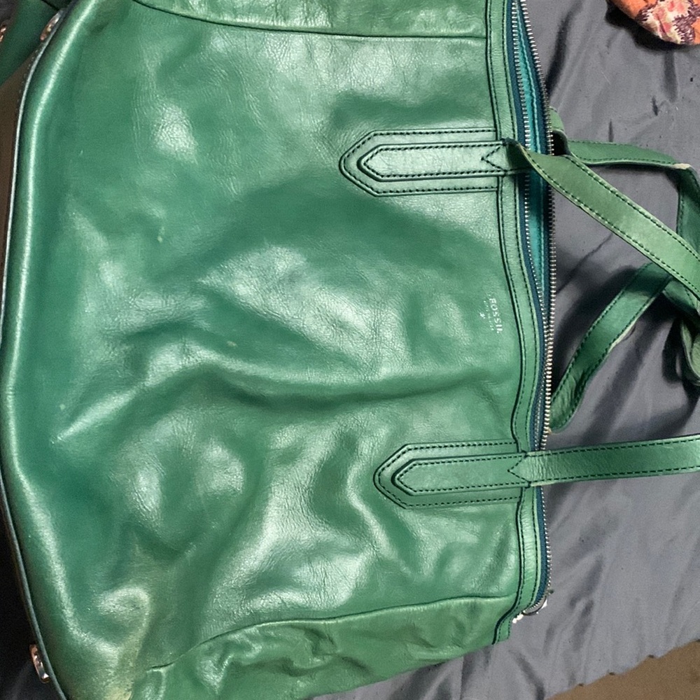 Green fossil shoulder bag